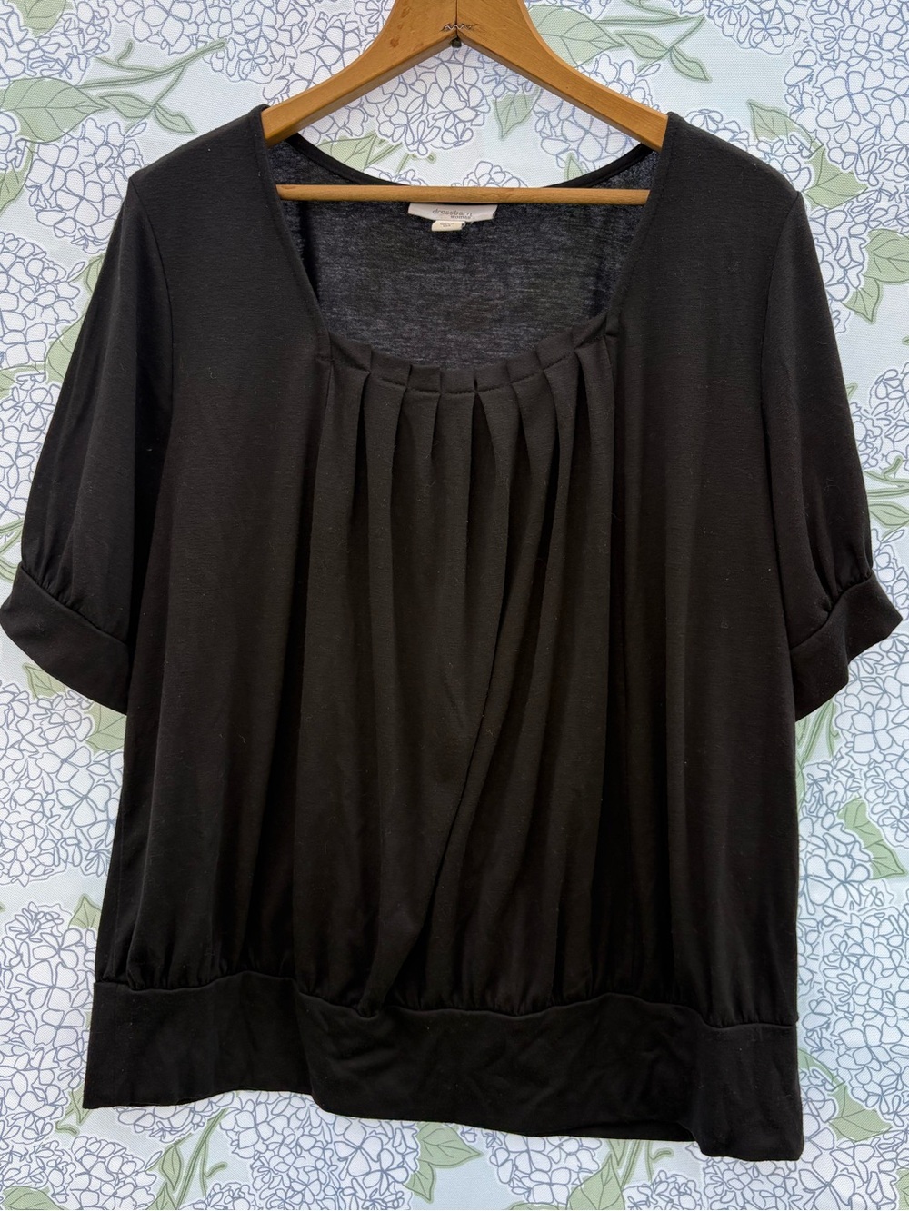 🌿5/$25 Dressbarn Black Pleated Short Sleeve Top